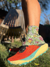 Load image into Gallery viewer, Shoe Gaiters - Poison Oak
