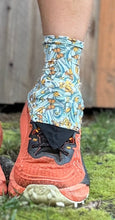 Load image into Gallery viewer, Shoe Gaiters - Poppy Swirl
