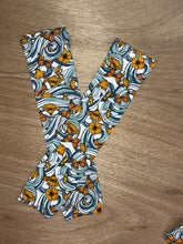 Load image into Gallery viewer, Swirls and poppies sleeves

