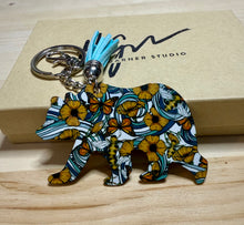 Load image into Gallery viewer, Swirly Poppy Key Chain
