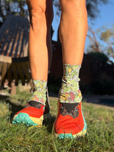 Load image into Gallery viewer, Shoe Gaiters - Poison Oak
