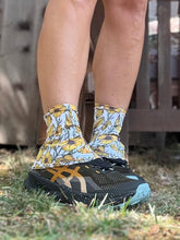 Load image into Gallery viewer, Shoe Gaiters - Poppies
