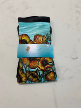 Load image into Gallery viewer, Poppies  Crew Socks
